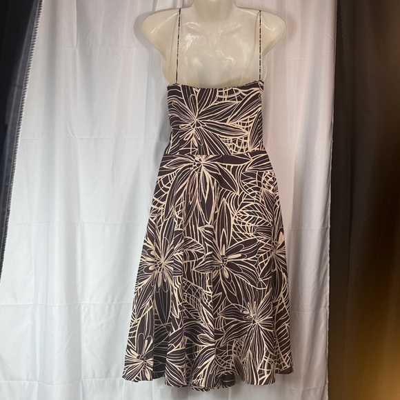 Newport News Black and Cream Floral Midi Dress - Picture 9 of 12